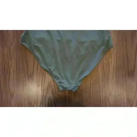 NWT Hilor Bandeau One Piece Swimsuits Front Twist Swimwear Strapless, Size 6 - Picture 12 of 14